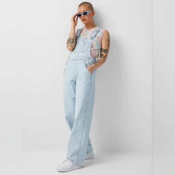 Levi's Loose Fit Utility Overalls Light Wash - Picture 2 of 8